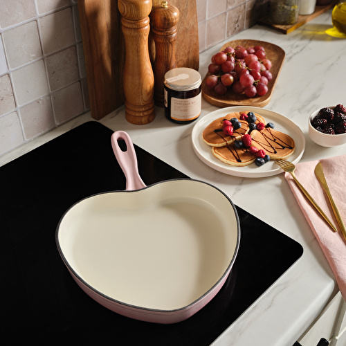 Karaca Love Emayeli Demir Döküm Tava 26 cm