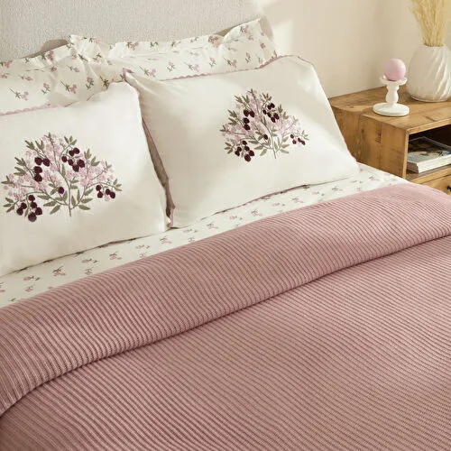 Karaca Home Rubelia Mürdüm Nakışlı Çift Kişilik Nish Set