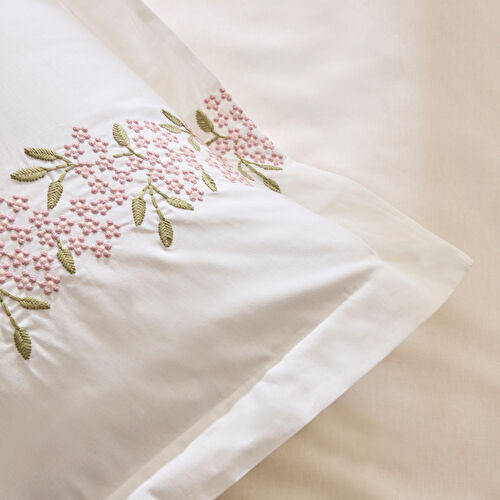 Karaca Home Rosven Nakışlı Çift Kişilik Nevresım Takımı Beyaz Karaca Home Rosven Nakışlı Çift Kişilik Nevresım Takımı Beyaz