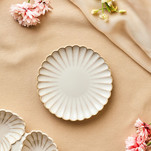 Karaca Daisy Tatlı Tabağı 15,5 cm Karaca Daisy Tatlı Tabağı 15,5 cm