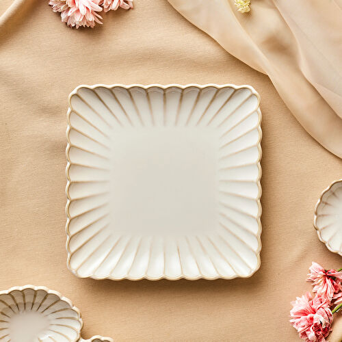 Karaca Daisy Kare Pasta Tabağı 20,5 cm