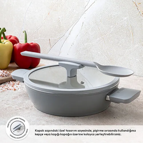Emsan Swiss Crystal RS Karnıyarık Tenceresi Gri 30 cm Emsan Swiss Crystal RS Karnıyarık Tenceresi Gri 30 cm