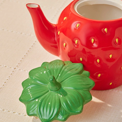Karaca Strawberry Demlik 770 Ml Karaca Strawberry Demlik 770 Ml