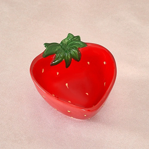 Karaca Strawberry Kase 15 cm
