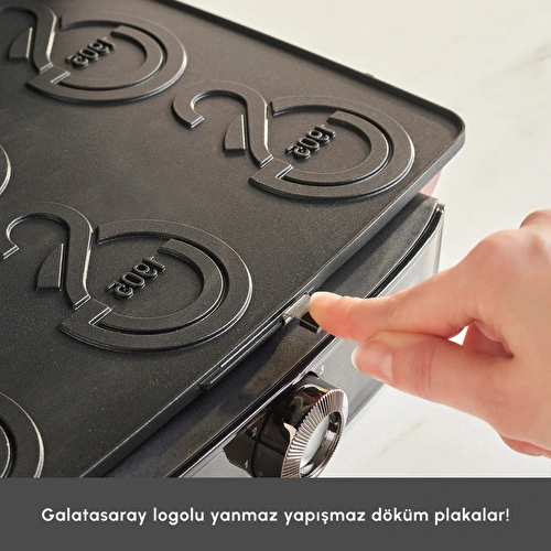 Karaca x Galatasaray Lisanslı Taraftar Logo Plakalı Tost Makinesi