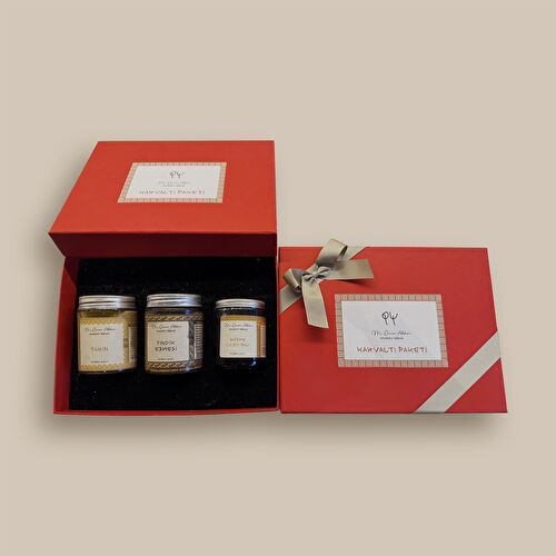 Ömür Akkor Anadolu Mirası Kahvaltı Paketi Ömür Akkor Anadolu Mirası Kahvaltı Paketi