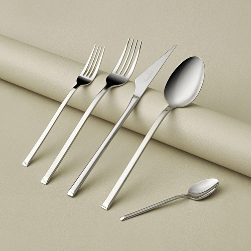 Karaca x Galatasaray Lisanslı 40 Parça 8 Kişilik Kutulu Çatal Kaşık Bıçak Takımı Platin