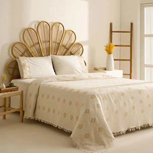 Karaca Home Nobile Brodeli Muslin Çift Kişilik Pike Takımı Sarı Karaca Home Nobile Brodeli Muslin Çift Kişilik Pike Takımı Sarı