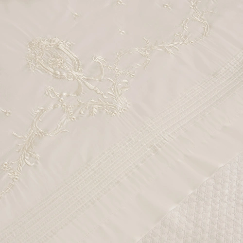 Karaca Home Leonie %100 Pamuk Nakışlı Çift Kişilik Pike Takımı Beyaz Karaca Home Leonie %100 Pamuk Nakışlı Çift Kişilik Pike Takımı Beyaz