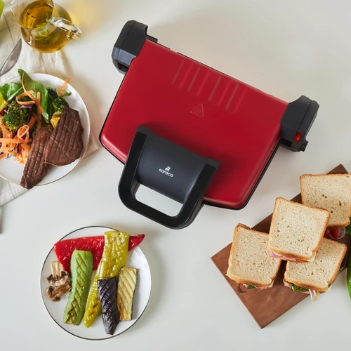 Karaca Future Essential Tost Makinesi Matte Red 1800 W 4 Dilim Kapasiteli