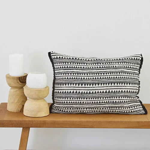 Karaca Home Rivoli Siyah İç Dolgulu Kırlent 30x50cm
