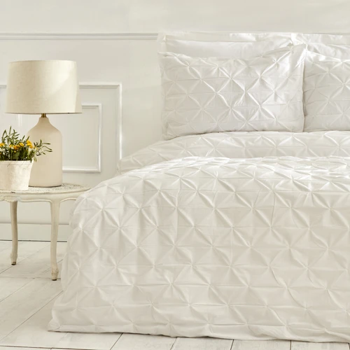 Karaca Home White Collection Castello %100 Pamuk Çift Kişilik Puntolu Nevresim Takımı Beyaz