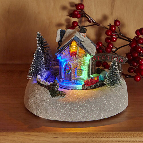 Karaca Home New Year Led Işıklı Tren İstasyonu Karaca Home New Year Led Işıklı Tren İstasyonu