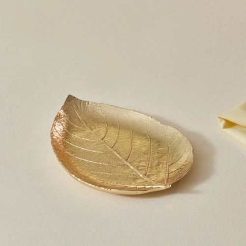 Karaca Leaf Dekoratif Tabak Gold 21x15x2,5 cm