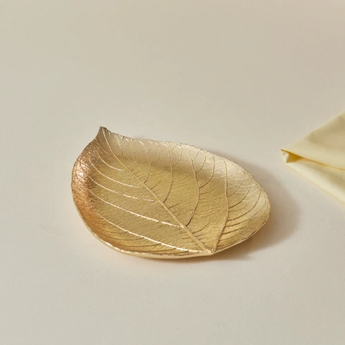 karaca Leaf Dekoratif Tabak Gold 24x18x2,5 cm