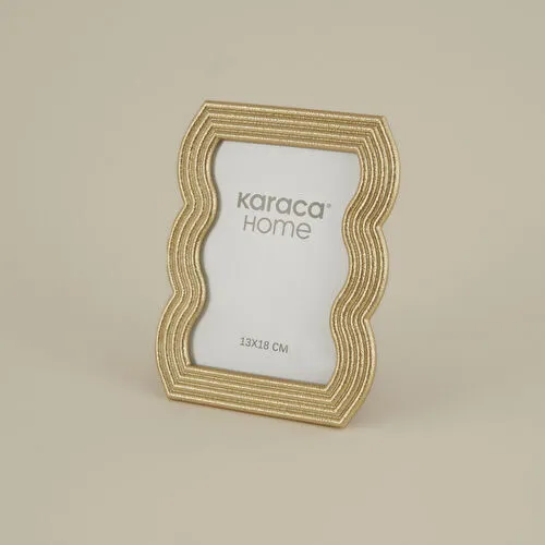 Karaca Home Vendi Fotoğraf Çerçevesi Gold 17,5x22,8 Cm Karaca Home Vendi Fotoğraf Çerçevesi Gold 17,5x22,8 Cm