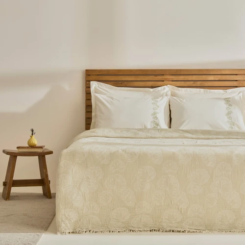 Karaca Home Ginkgo Leaf Müslin Nakışlı Çift Kişilik Pike Takımı Adaçayı