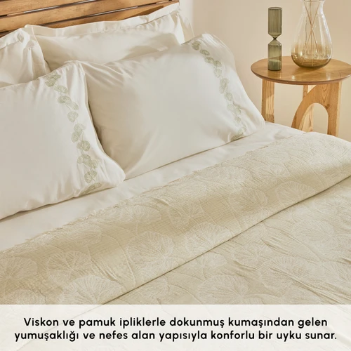 Karaca Home Ginkgo Leaf Müslin Nakışlı Çift Kişilik Pike Takımı Adaçayı