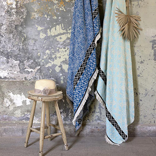 3rd Culture Mavi Fawahodie Örtü, Koltuk Şalı