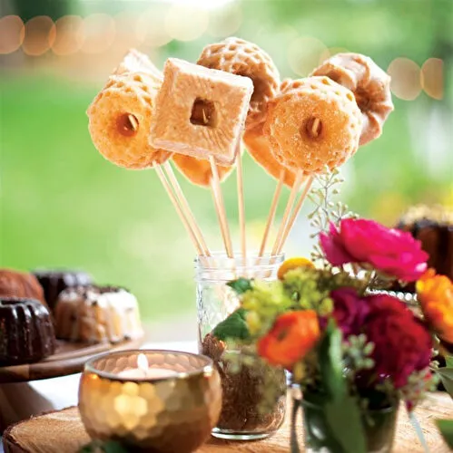 Nordicware 6´lı Bundt Şekilleri Kek Kalıbı Altın Nordicware 6´lı Bundt Şekilleri Kek Kalıbı Altın