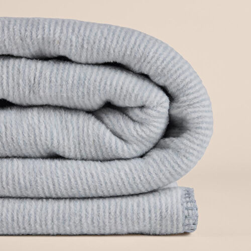 Penelope Verso Pamuklu Tek Kişilik Battaniye 150x200 Cm - Gri Mavi Penelope Verso Pamuklu Tek Kişilik Battaniye 150x200 Cm - Gri Mavi