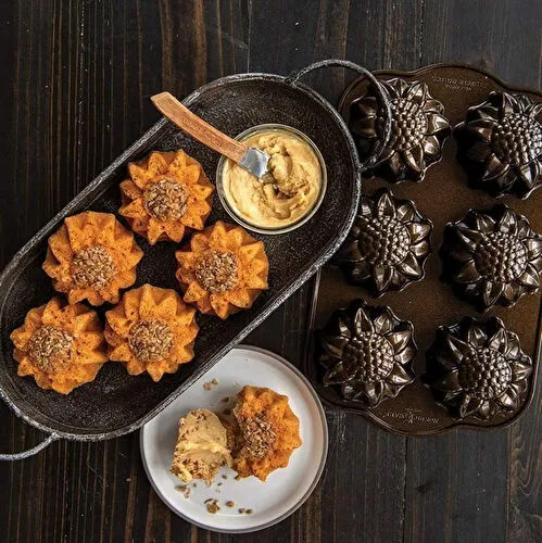 Nordicware 6 Lı Mini Ayçiçek Kek Kalıbı Nordicware 6 Lı Mini Ayçiçek Kek Kalıbı