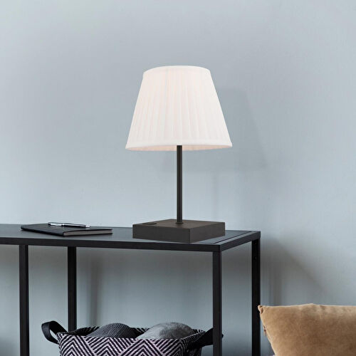 Apliqa Edel Usb Girişli Hızlı Telefon Şarj Edilebilir Beyaz Şapkalı Siyah Masa Lambası Abajur