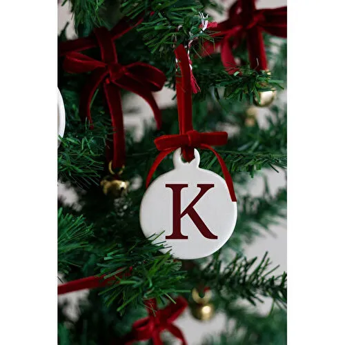 Beige & Stone Seramik Kişiselleştirilmiş Harfe Özel Kadife Kurdele Yılbaşı Ağacı Süsü (özel Kutusu Ile)