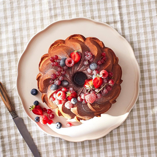 Emile Henry Madeleine Yuvarlak Servis Tabağı 31 Cm