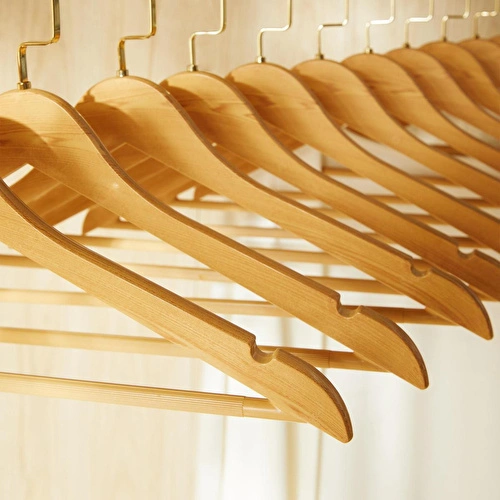 Ocean Home Textile 9'lu Altın Kancalı Ahşap Görünümlü Plastik Giysi Askısı 25 X 44.5 X 1 Cm Ocean Home Textile 9'lu Altın Kancalı Ahşap Görünümlü Plastik Giysi Askısı 25 X 44.5 X 1 Cm