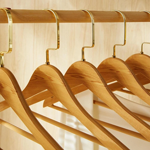 Ocean Home Textile 9'lu Altın Kancalı Ahşap Görünümlü Plastik Giysi Askısı 25 X 44.5 X 1 Cm Ocean Home Textile 9'lu Altın Kancalı Ahşap Görünümlü Plastik Giysi Askısı 25 X 44.5 X 1 Cm