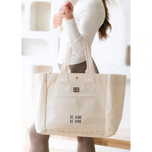 The Mia Kynd Be Kynd Askılı Çanta 62x16x35 Cm The Mia Kynd Be Kynd Askılı Çanta 62x16x35 Cm