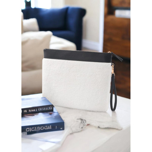 The Mia Peluş Clutch Çanta Beyaz 26x33 Cm