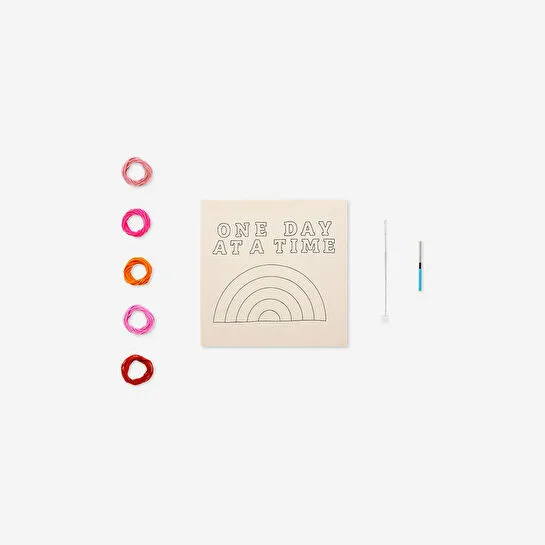 Flying Tiger Copenhagen Duvara Asılabilen Punch Nakışı Kiti