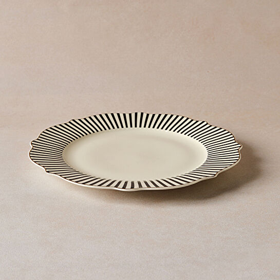 Karaca New Romantic İnce Çizgili Pasta Tabağı 21 cm Siyah