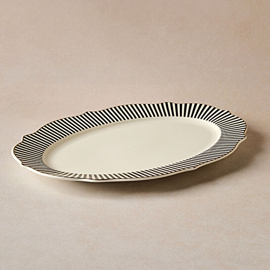Karaca New Romantic İnce Çizgili Kayık Tabak 36 cm Siyah