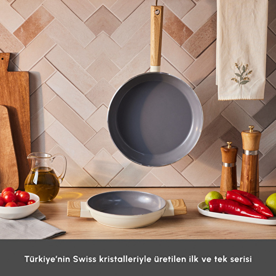 Karaca x Refika Swiss Crystal Creamy Wood Tava Sahan Set