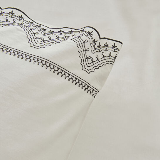 Karaca Home Orvin Çift Kişilik Nakışlı Nevresim Takımı Beyaz