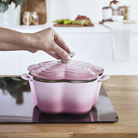 Karaca Flower Demir Döküm Tencere Pembe 20 cm