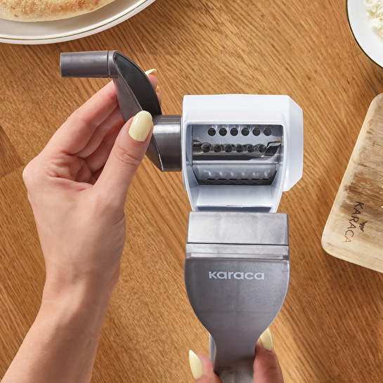 Karaca Easy Cut Peynir Rendeleyici