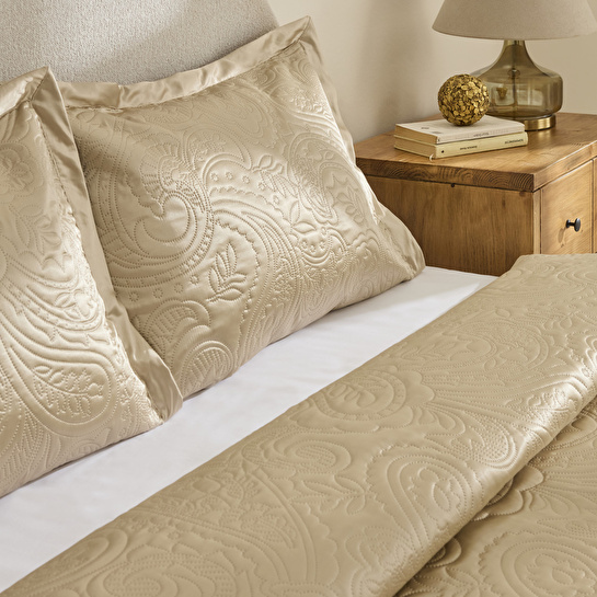 Kaşmir Home Anita Kristal Çift Kişilik Saten Yatak Örtüsü Takımı Gold