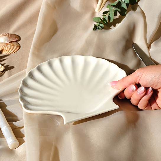 Karaca İstiridye Pasta Tabağı 20 cm