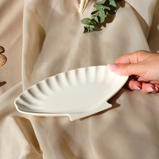 Karaca İstiridye Kayık Tabak 20 cm