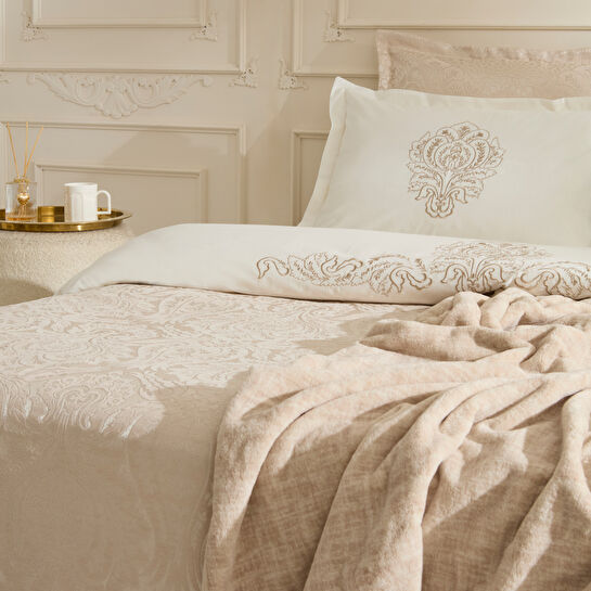 Karaca Home Sevra 8 Parça Private Gold Çeyiz Seti