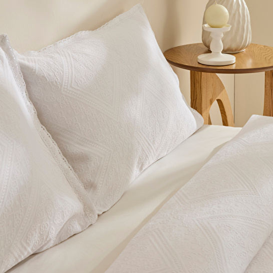 Karaca Home Adelia Fistolu Çift Kişilik Yatak Örtüsü Takımı Beyaz