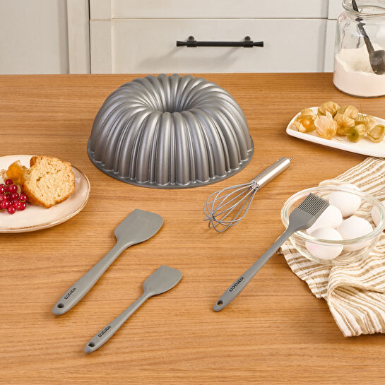 Karaca Cake Pro and Pastry 5 Parça Kek Kalıbı ve Pasta Hazırlık Seti