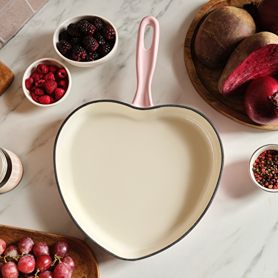 Karaca Love Emayeli Demir Döküm Tava 26 cm