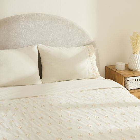 Karaca Home Lacera Brodeli Çift Kişilik Nevresim Takımı Ekru