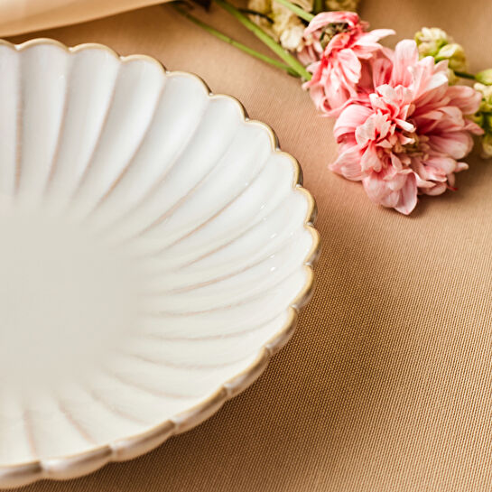 Karaca Daisy Çukur Tabak 19 cm