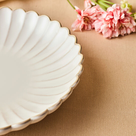Karaca Daisy Çukur Tabak 22 cm